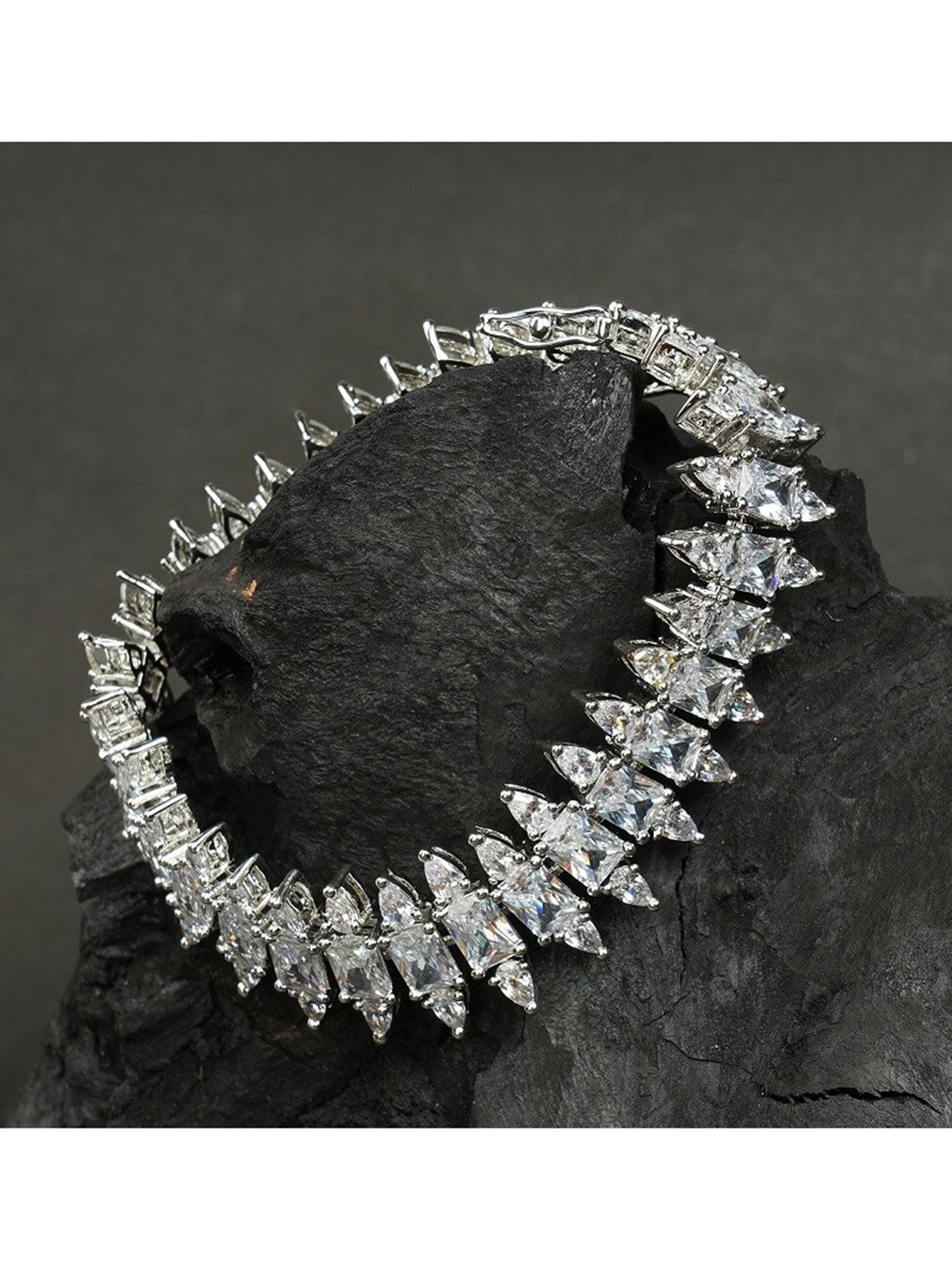 

AURAA TRENDS Women Silver-Toned & White American Diamond Rhodium-Plated Bangle-Style Bracelet