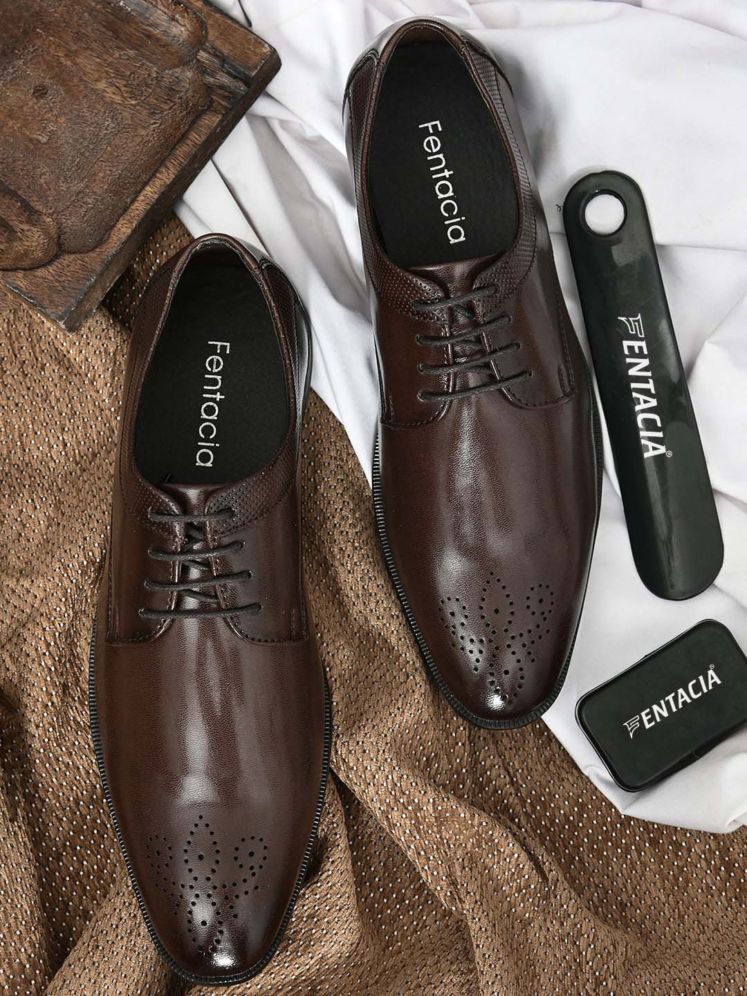

Fentacia Men Brown Solid Formal Debys
