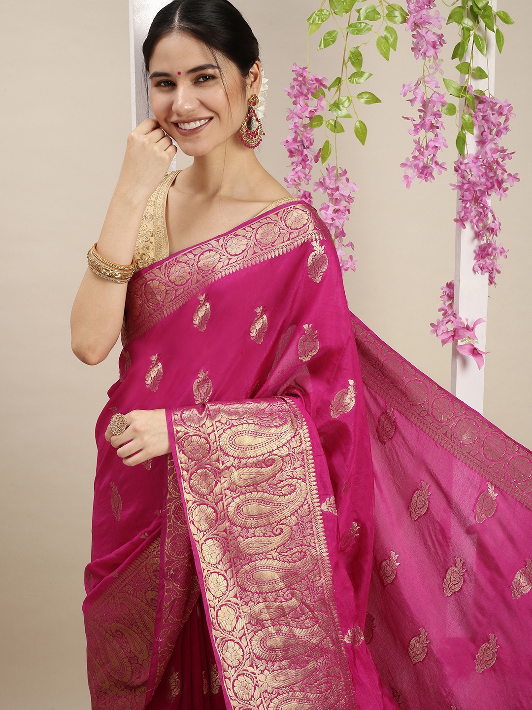 

swatika Pink & Gold-Toned Woven Design Paisley Pure Silk Bhagalpuri Saree