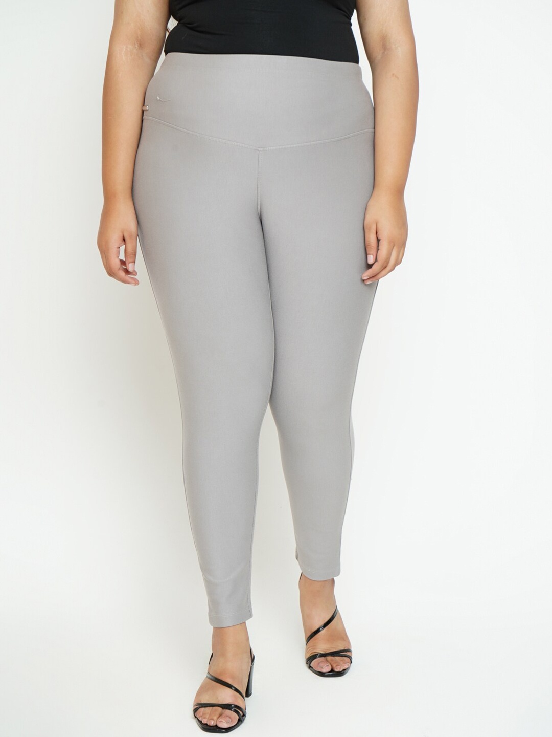 

Amydus Women Plus Size Grey Solid Skinny Fit Jeggings