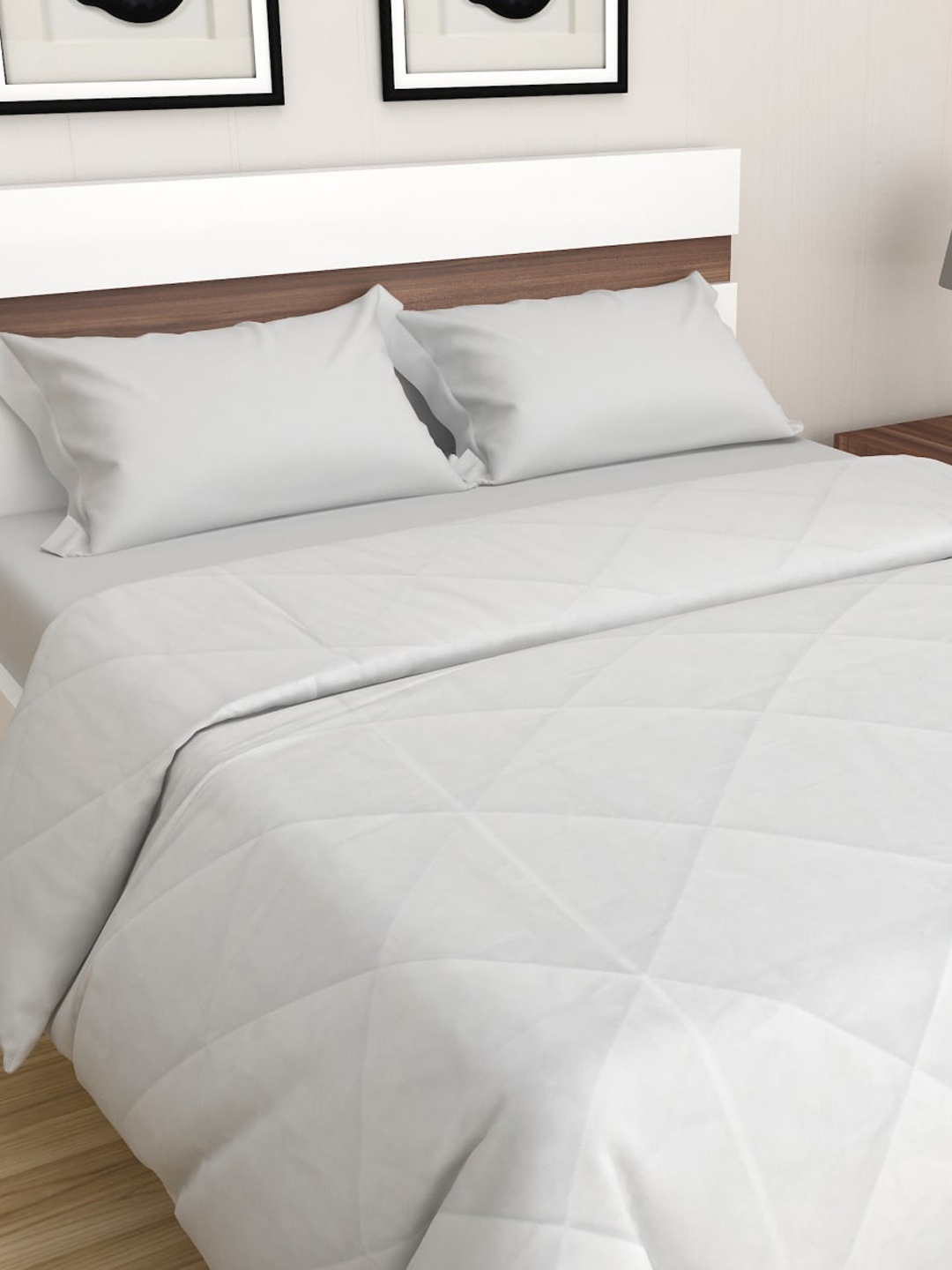 

Home Centre Cotton AC Room 110 GSM Single Bed Duvet, White