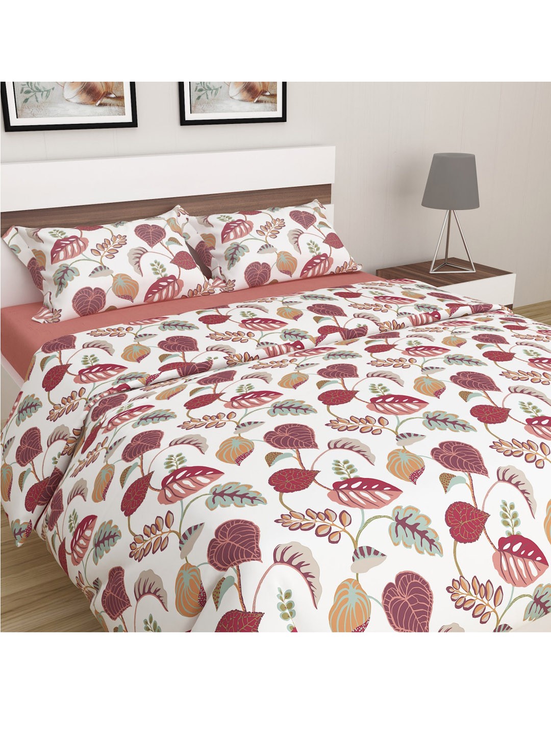 

Home Centre White & Peach-Coloured Floral 4-Pieces Cotton Bedding Set