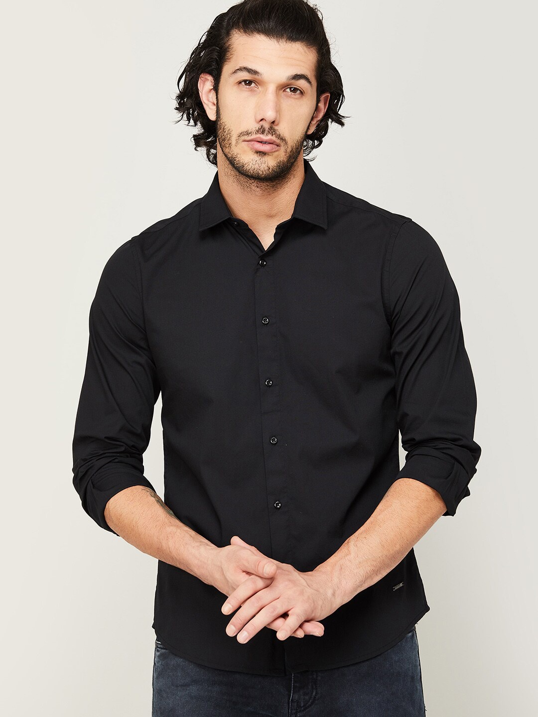 

Bossini Men Black Solid Slim Fit Cotton Casual Shirt