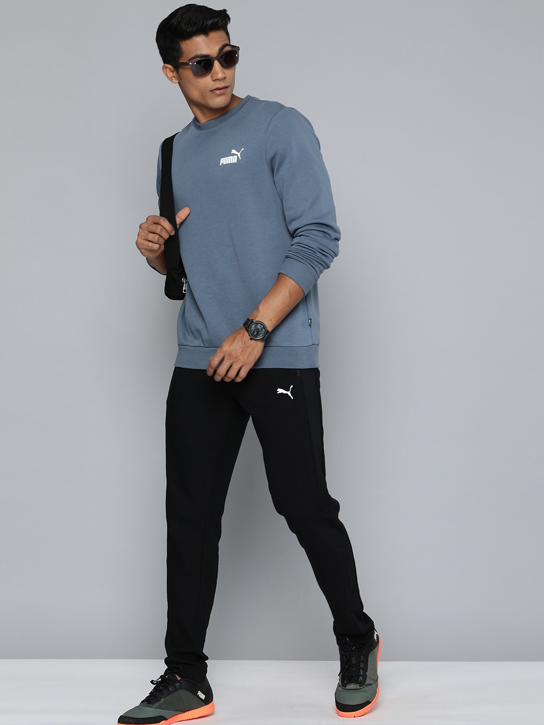 

Puma Men Grey Essential Small Logo Crew Sweatshirt