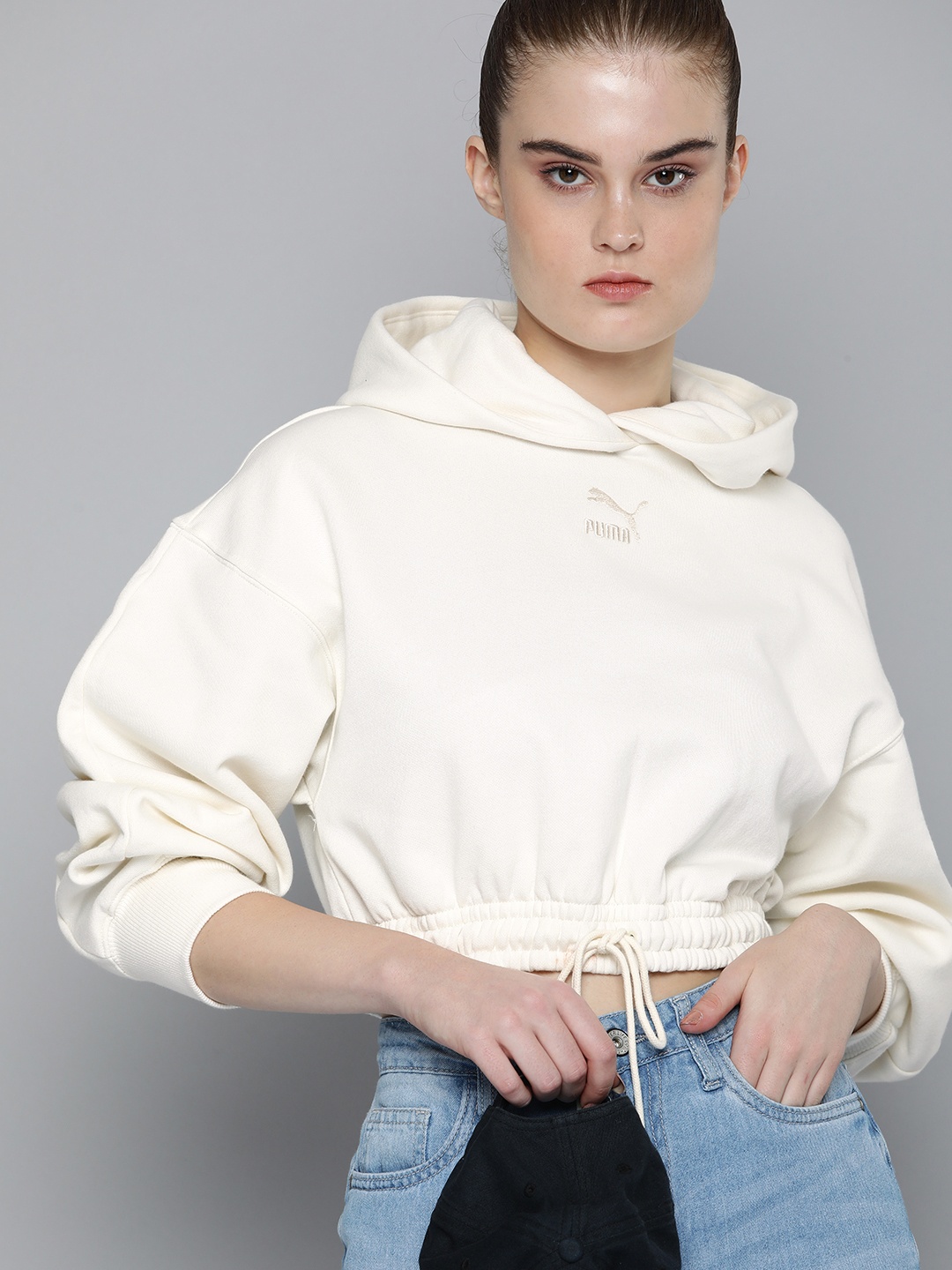 

Puma Women Relaxed Fit Hooded Classics Cropped Sweatshirt, Off white
