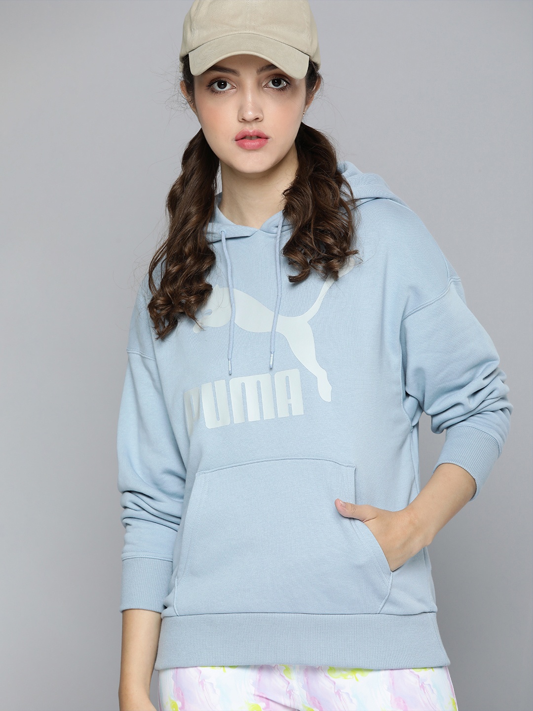 

Puma Women Blue Classics Logo Printed Hooded Sweatshirt