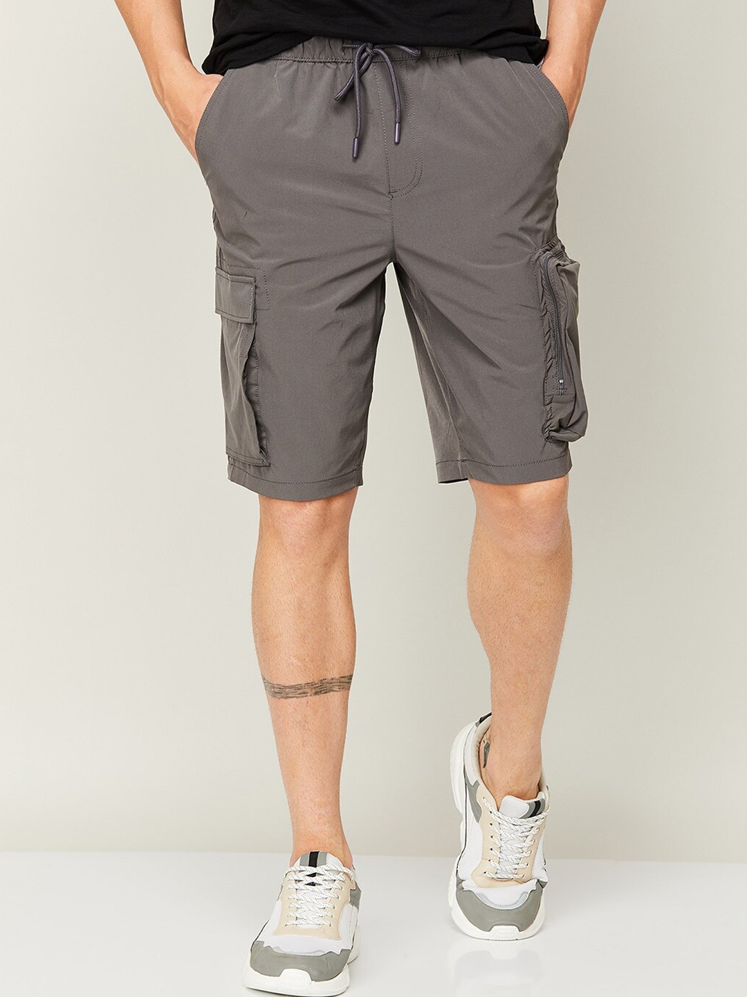 

Bossini Men Grey Cargo Shorts