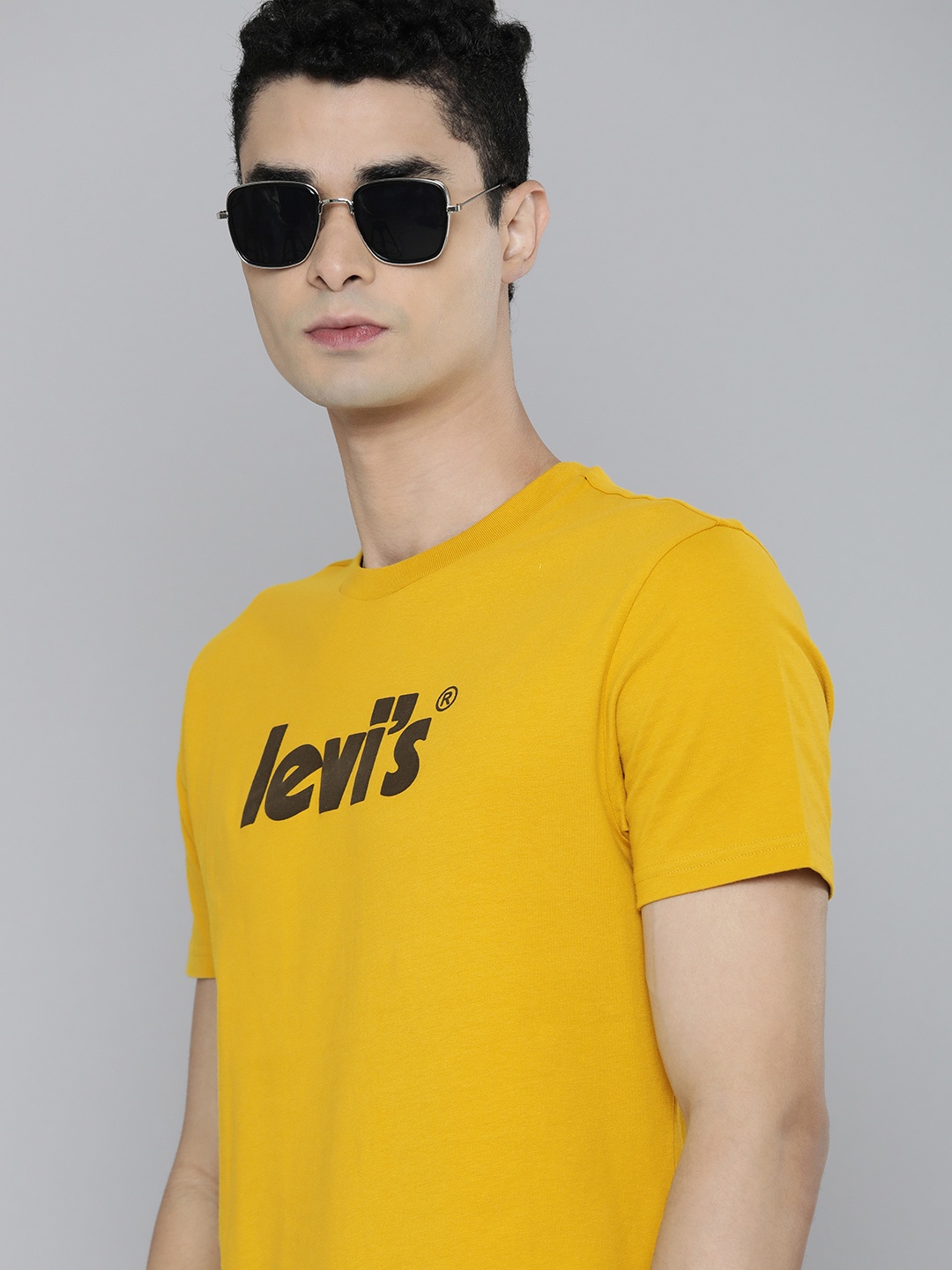 

Levis Men Yellow Brand Logo Printed T-shirt