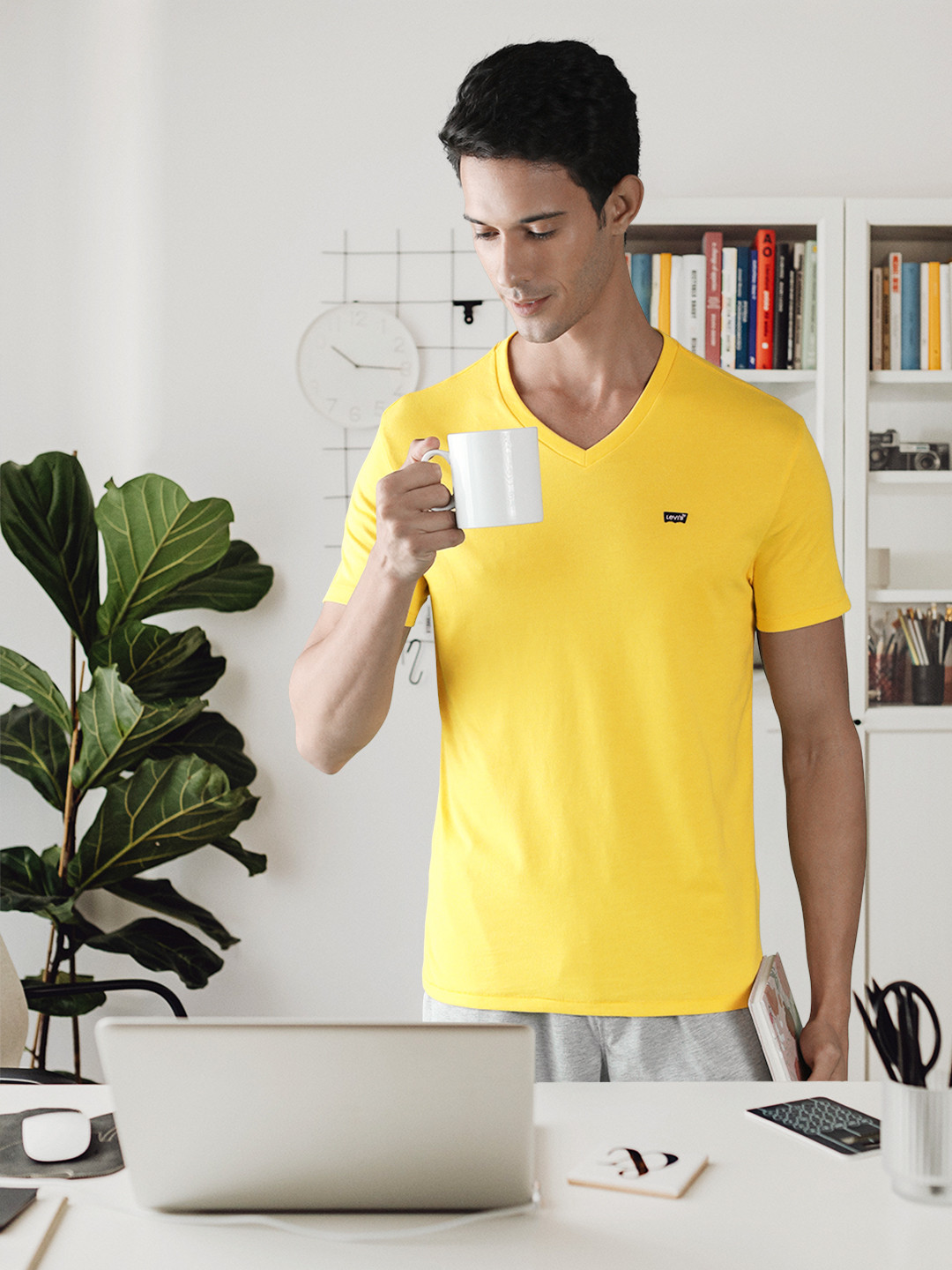 

Levis Men Yellow Solid V-Neck T-shirt
