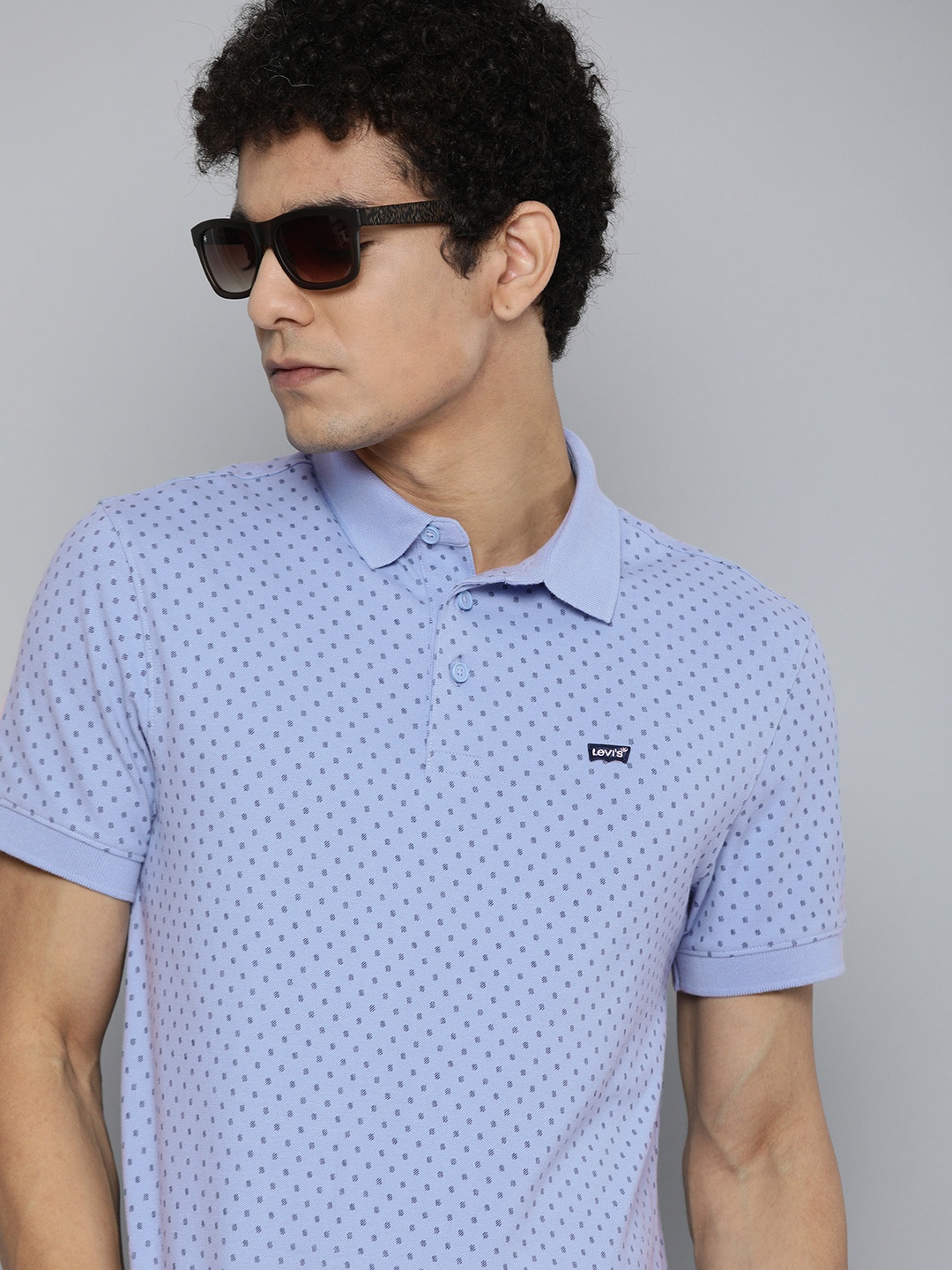 

Levis Men Abstract Print Polo Collar Brand Logo Applique Stretchable T-shirt, Blue
