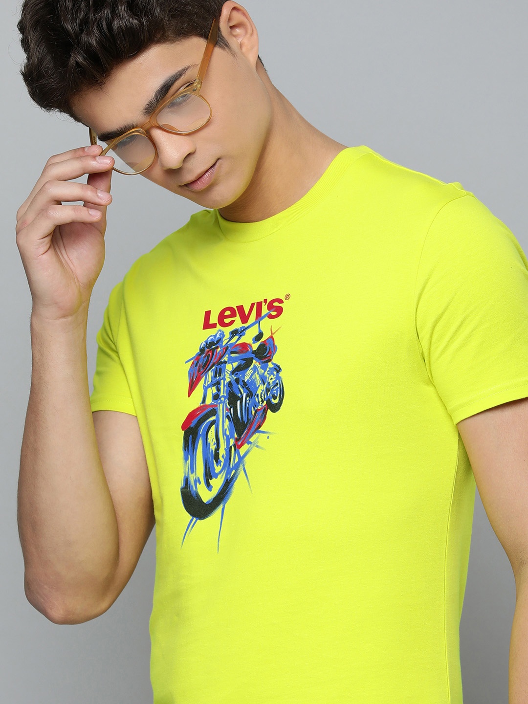 

Levis Men Yellow Brand Logo Printed Pure Cotton T-shirt
