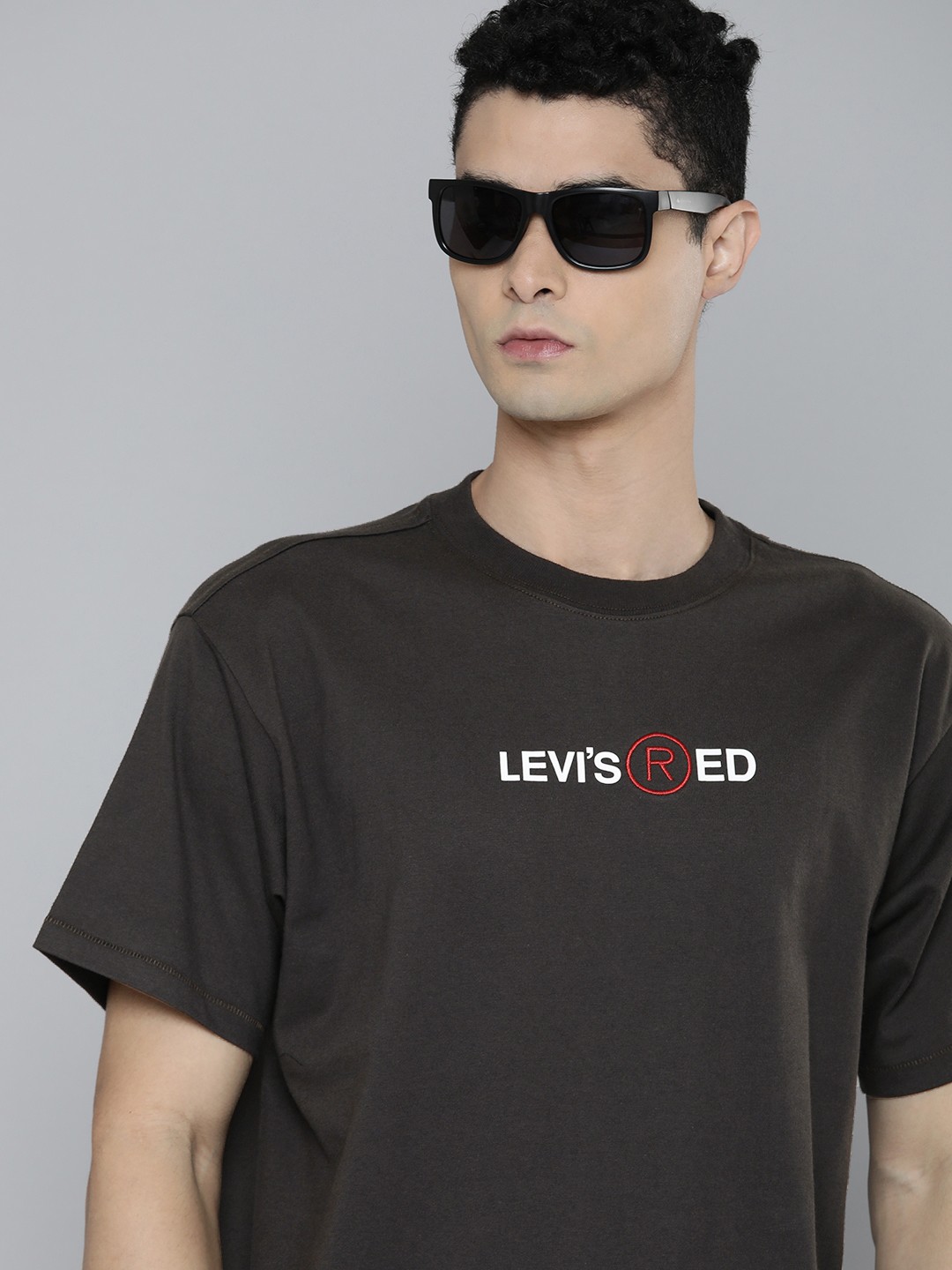 

Levis Men Black Typography Printed T-shirt