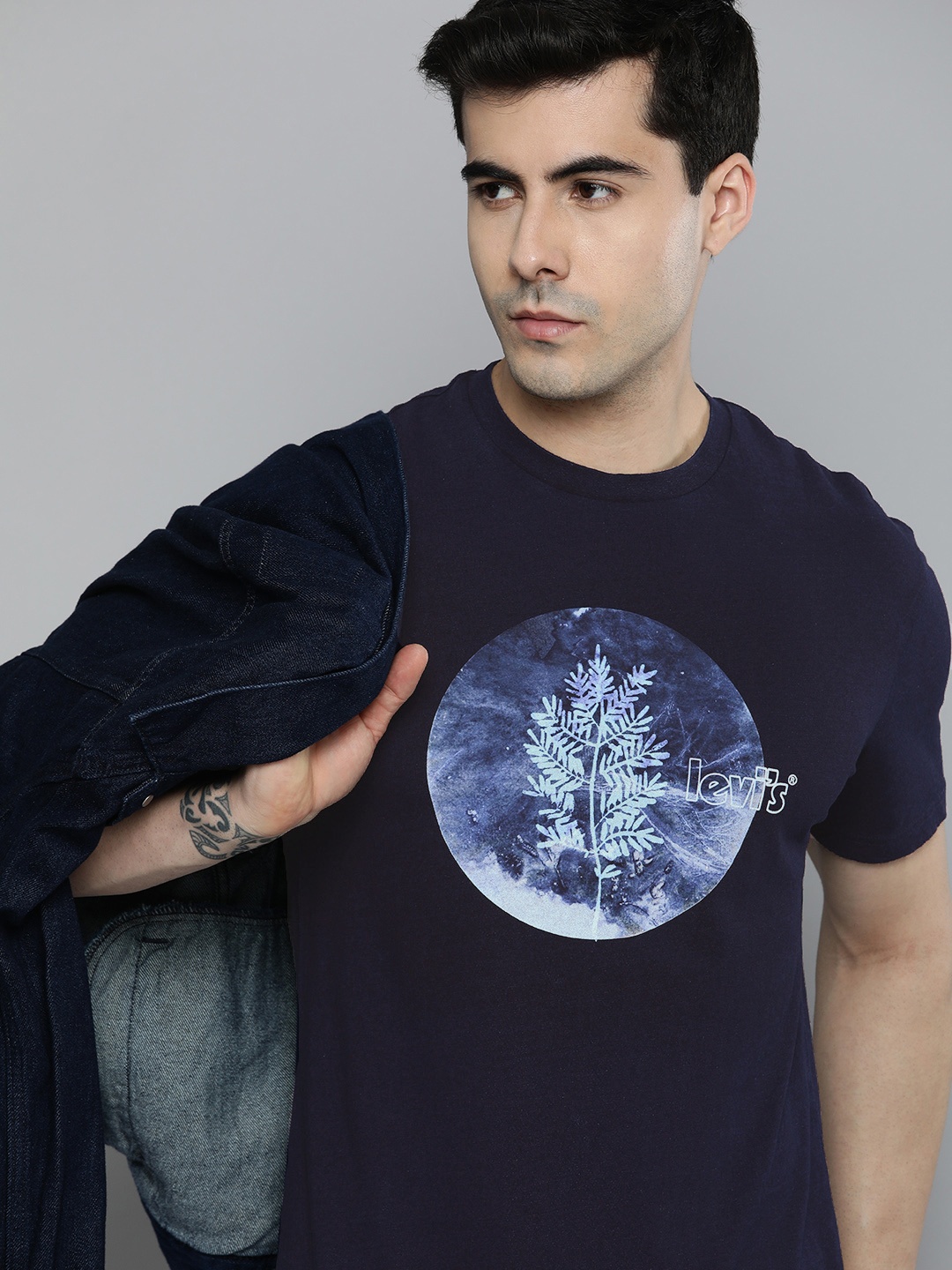 

Levis Men Printed Pure Cotton T-shirt, Blue