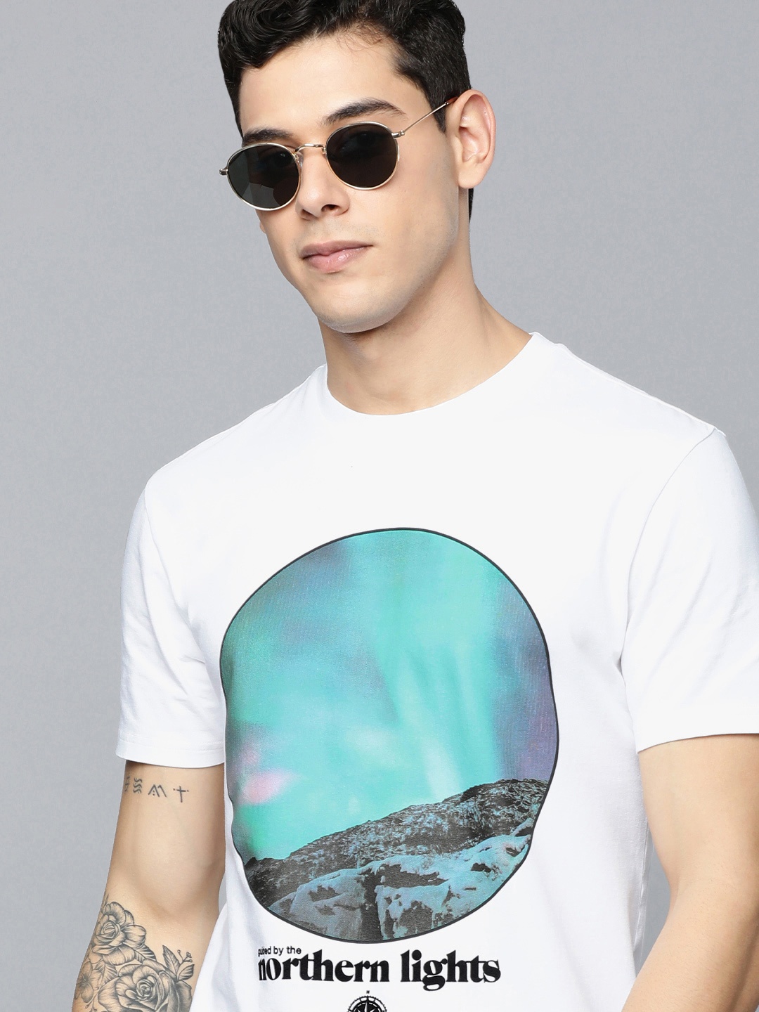 

Levis Men White Graphic Printed T-shirt
