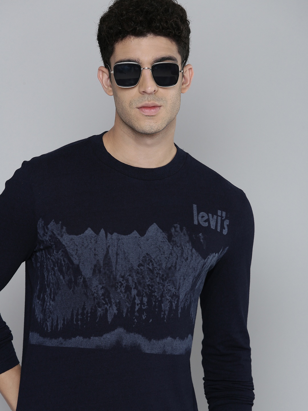 

Levis Men Blue Graphic Printed Pure Cotton T-shirt