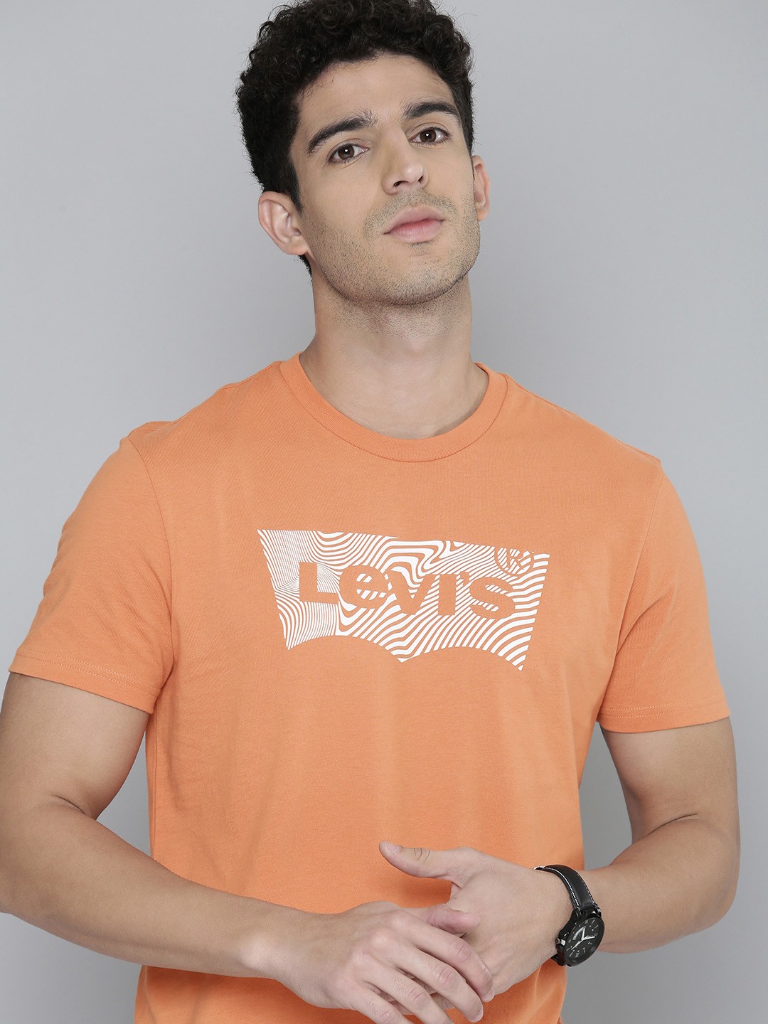 

Levis Men Peach-Coloured Brand Logo Printed Pure Cotton T-shirt