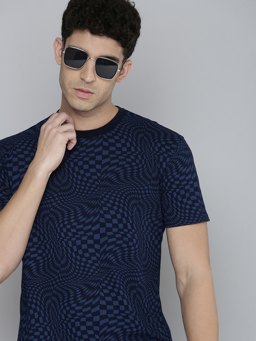 

Levis Men Blue & Black Printed Pure Cotton T-shirt