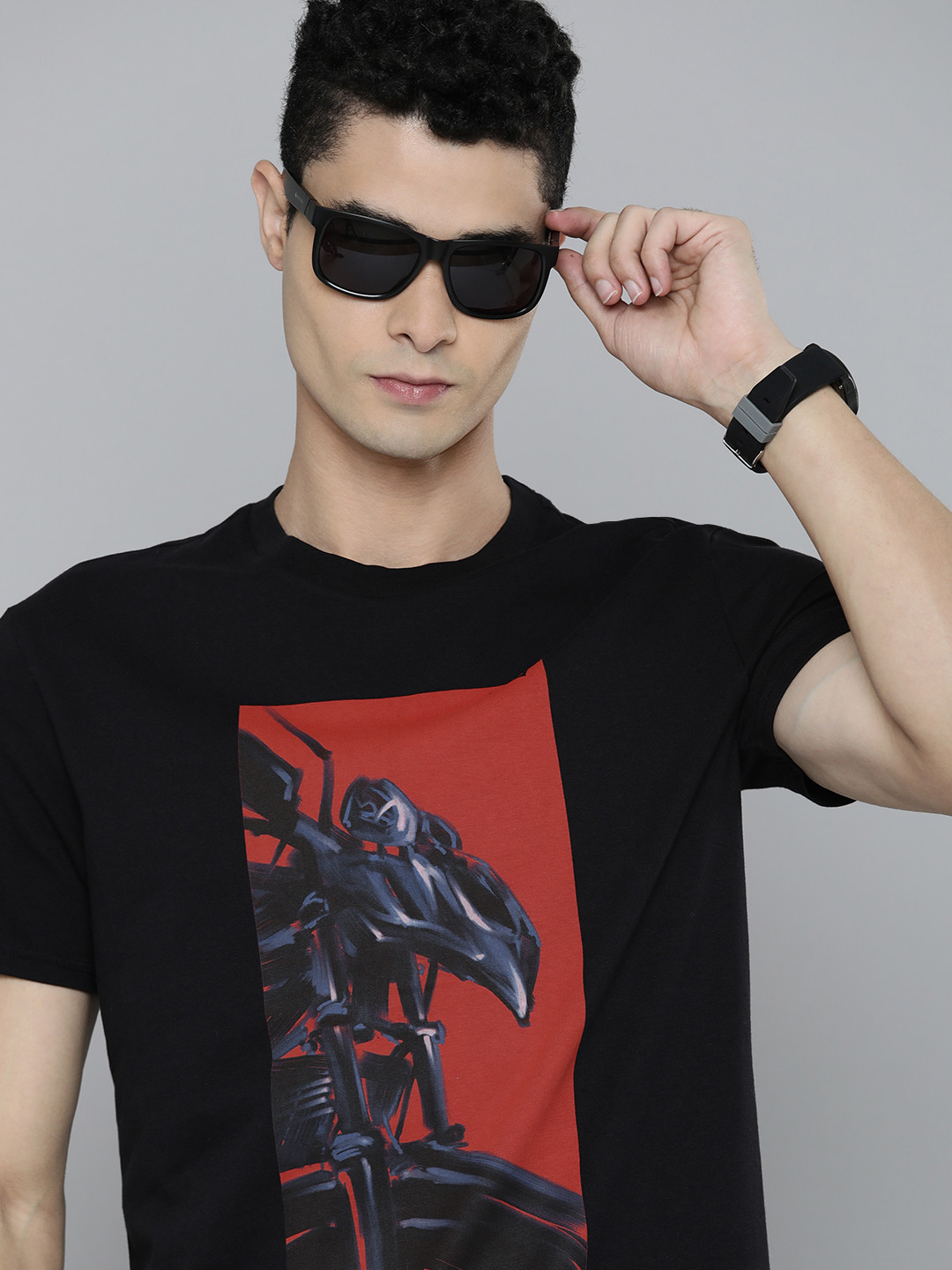 

Levis Men Black Graphic & Brand Logo Print Round Neck Knitted Pure Cotton T-shirt