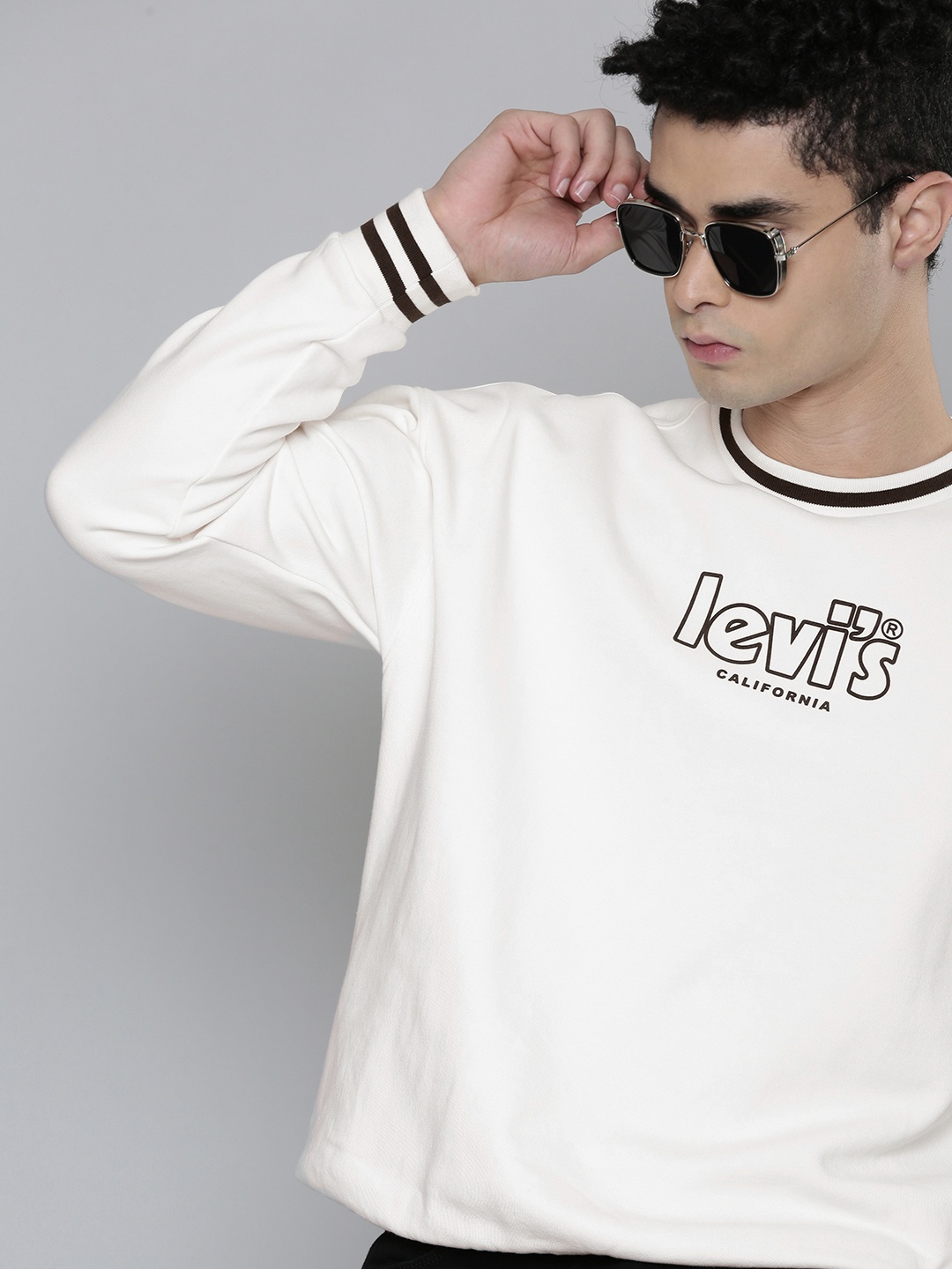 

Levis Men Off White Brand Logo Print Relaxed Fit Sweatshirt
