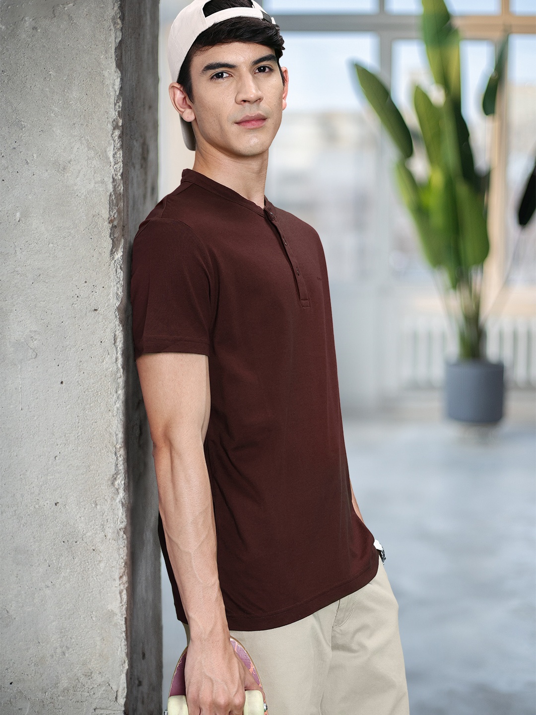 

Levis Men Maroon Solid Pure Cotton Henley Neck T-shirt