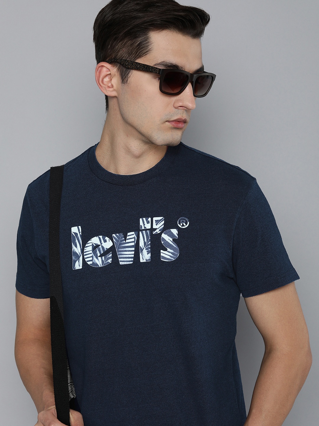 

Levis Men Blue Brand Logo Printed Round-Neck Pure Cotton Casual T-shirt