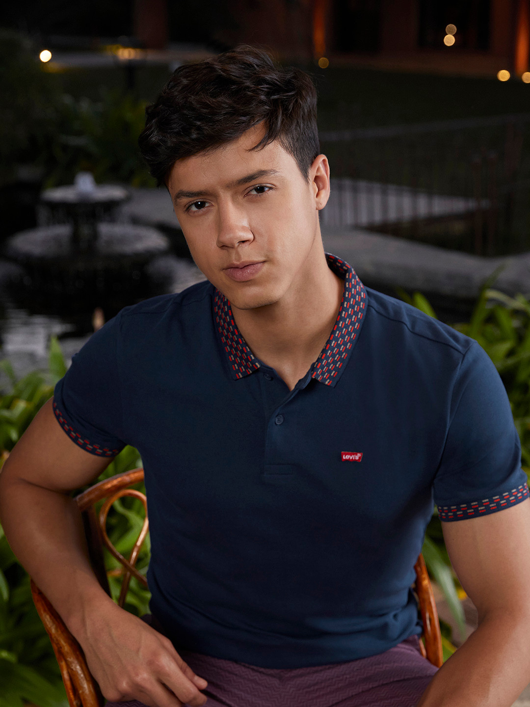 

Levis Men Navy Blue Solid T-shirt
