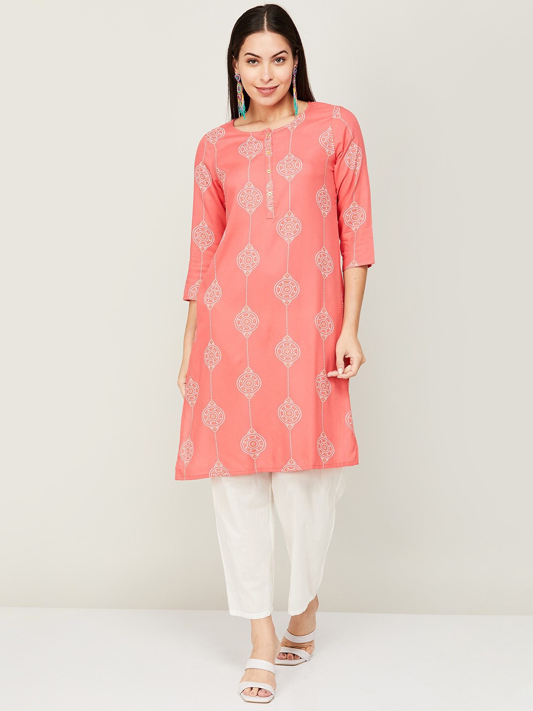 

Melange by Lifestyle Women Coral Thread Work Kurta