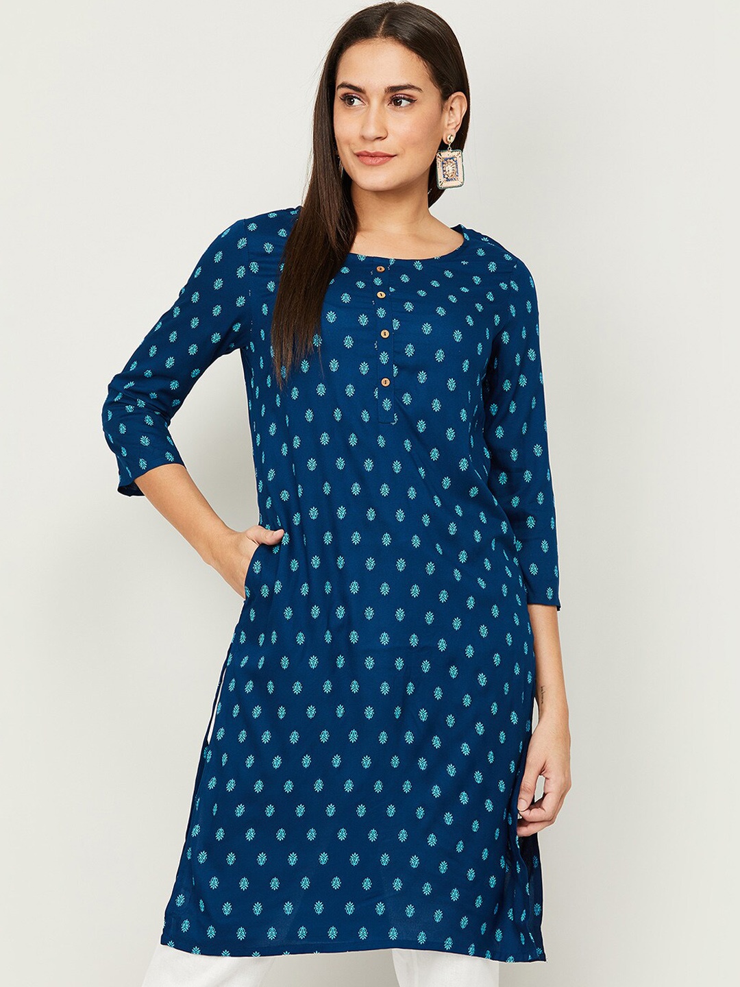 

Melange by Lifestyle Women Navy Blue Geometric Printed Thread Work Kurta