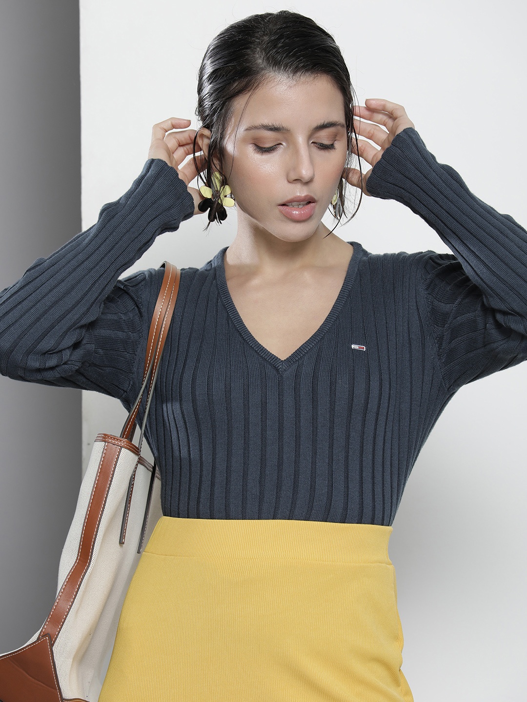 

Tommy Hilfiger Women Navy Blue Ribbed Pullover Sweater