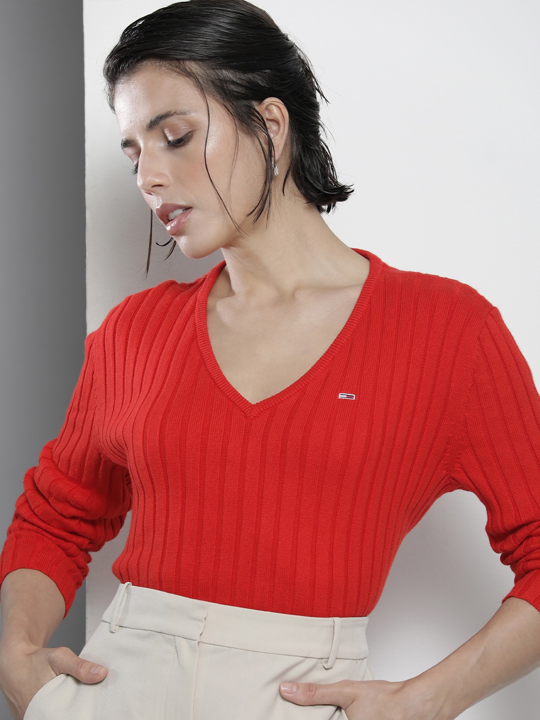

Tommy Hilfiger Women Red Ribbed Pullover Sweater