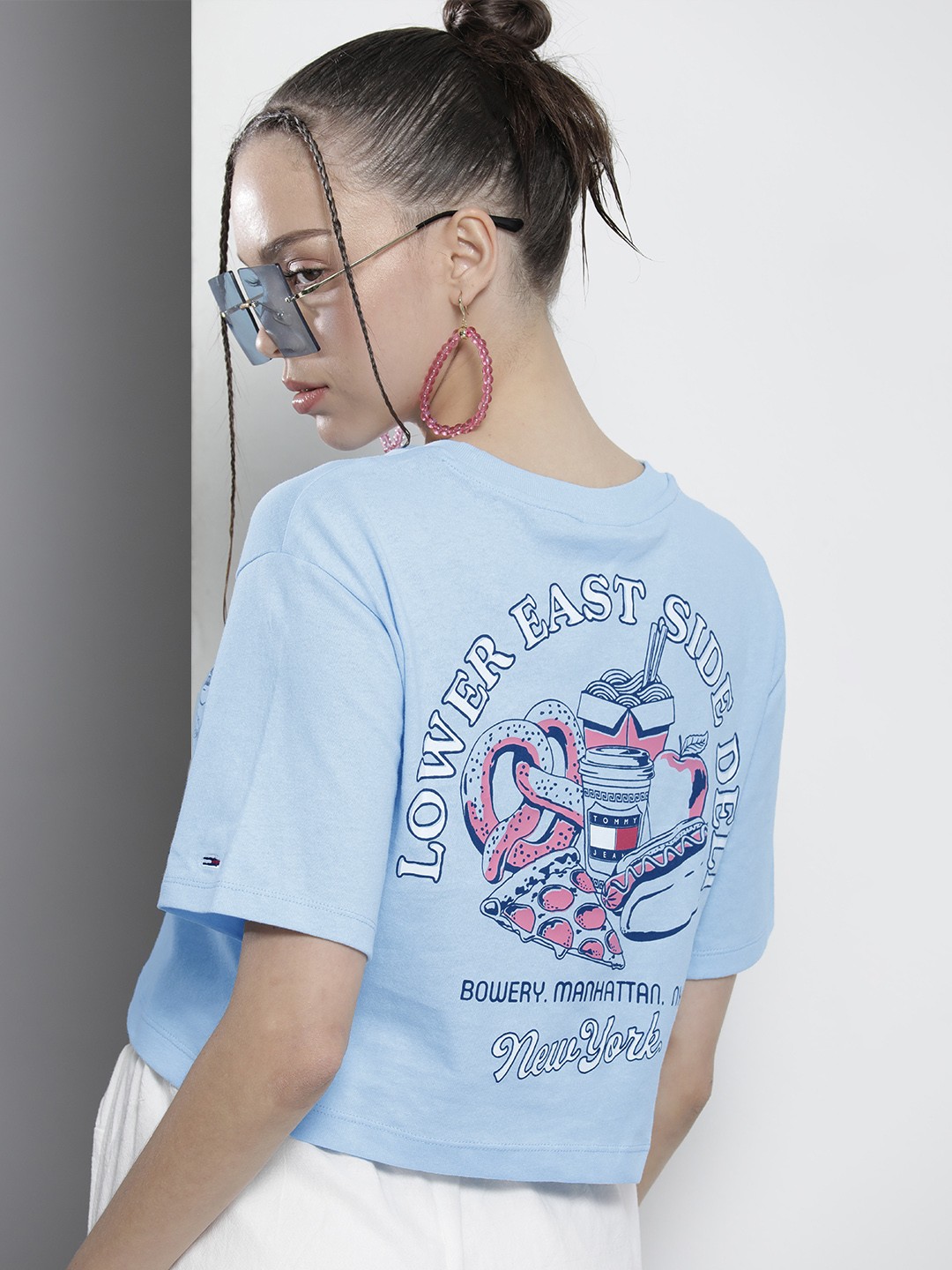 

Tommy Hilfiger Women Blue Typography Printed Drop-Shoulder Sleeves Pure Cotton T-shirt