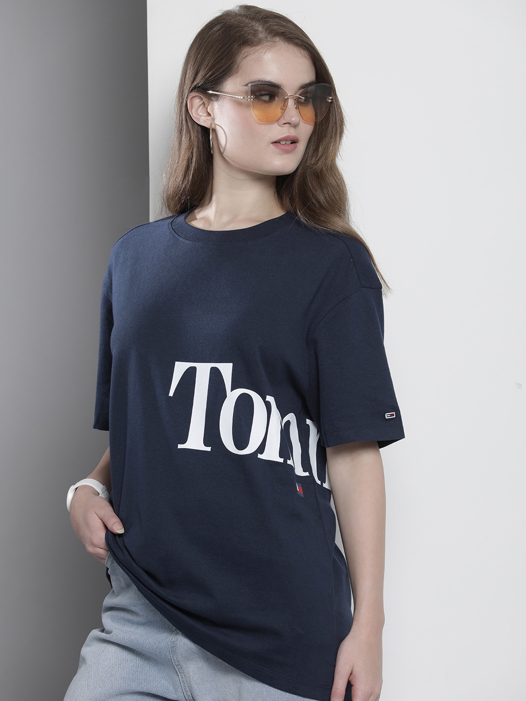 

Tommy Hilfiger Women Blue Brand Logo Printed Drop-Shoulder Sleeves Pure Cotton T-shirt