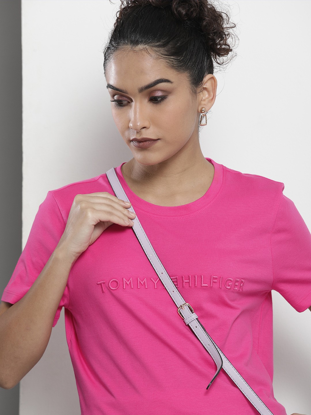 

Tommy Hilfiger Women Fuchsia Brand Logo Embroidered Pure Cotton T-shirt