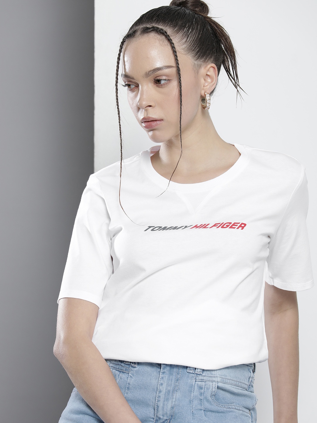 

Tommy Hilfiger Women White Pure Cotton T-shirt with Printed Detail