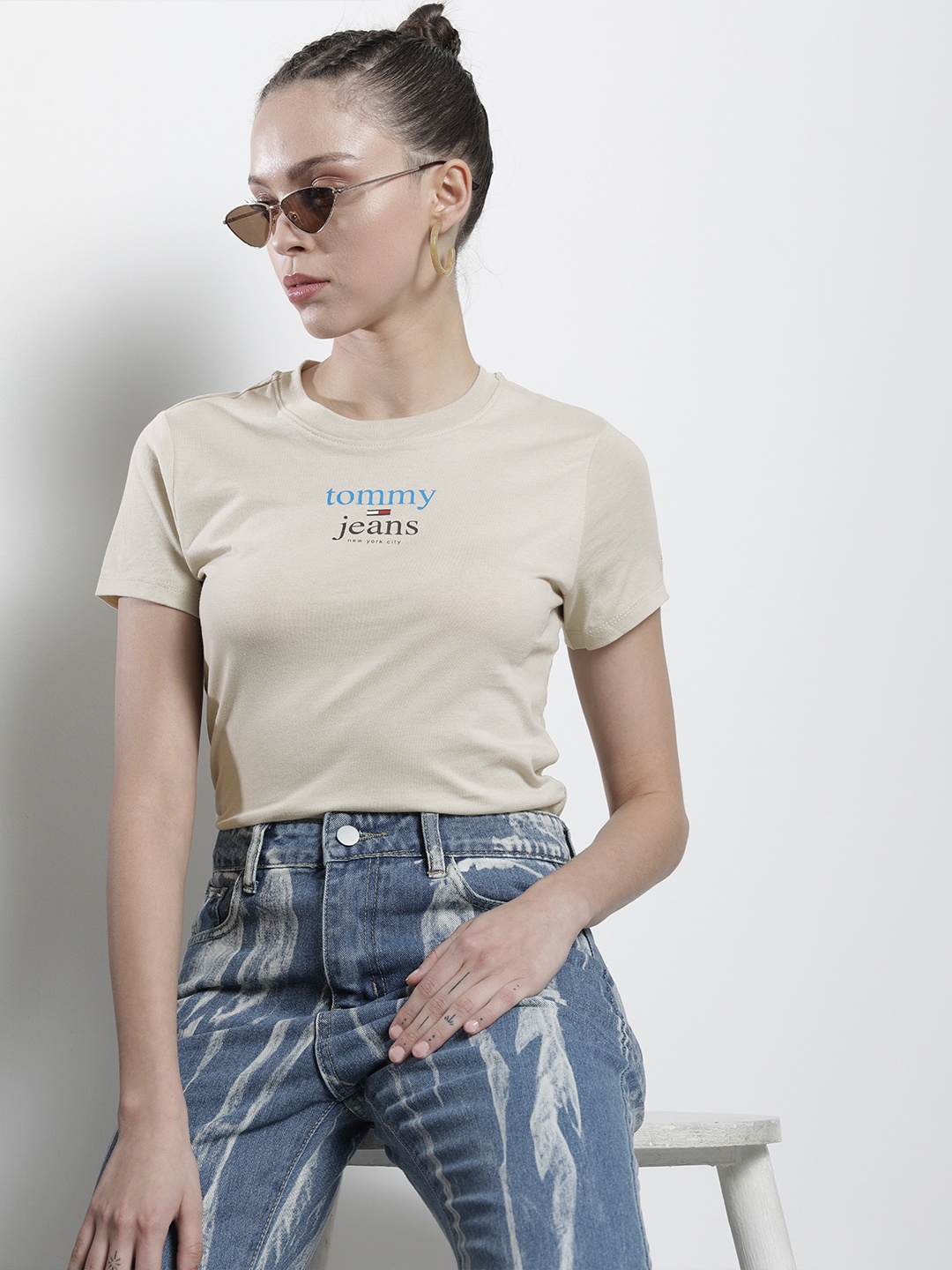

Tommy Hilfiger Women Beige Brand Logo Print Round Neck Slim Fit T-shirt