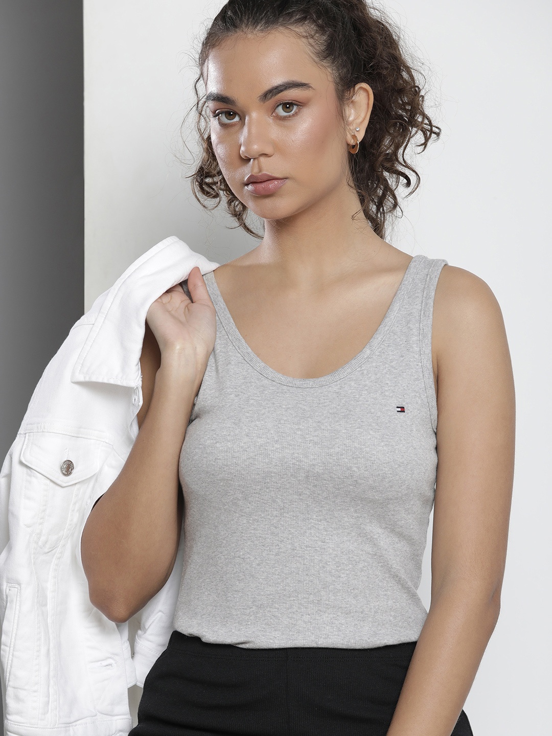 

Tommy Hilfiger Women Grey Melange Ribbed T-shirt