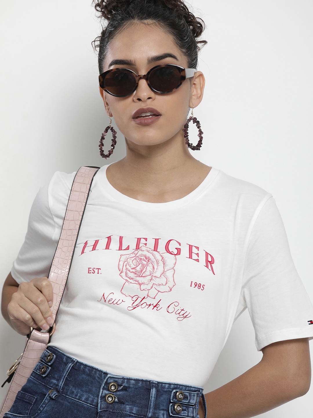 

Tommy Hilfiger Women White Floral Printed Pure Cotton T-shirt