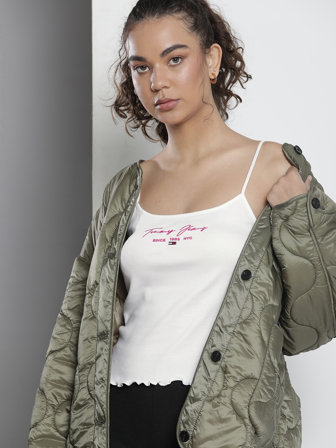 

Tommy Hilfiger Women White & Pink Brand Logo Embroidered Pure Cotton T-shirt