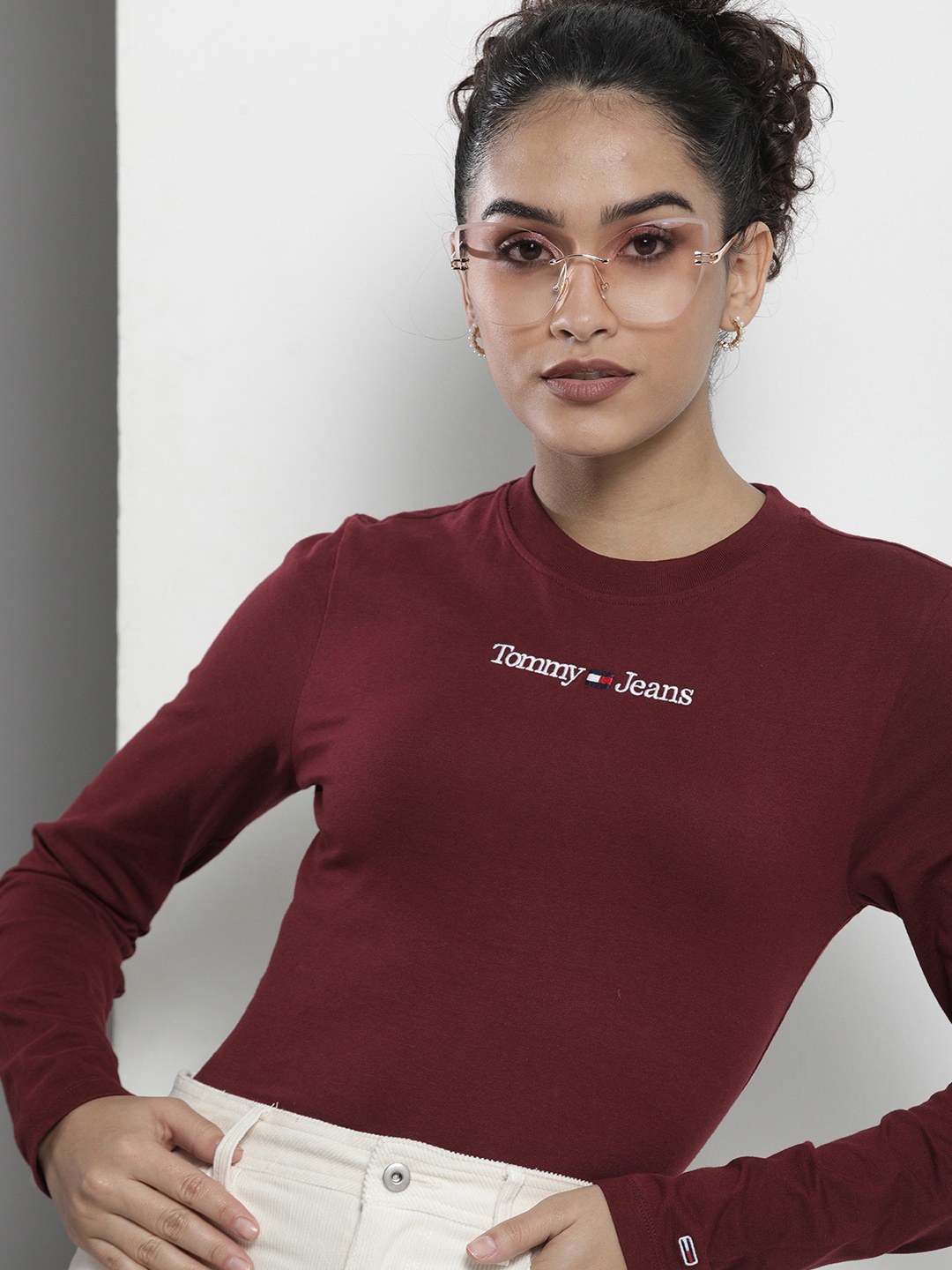 

Tommy Hilfiger Women Maroon Slim Fit Pure Cotton T-shirt