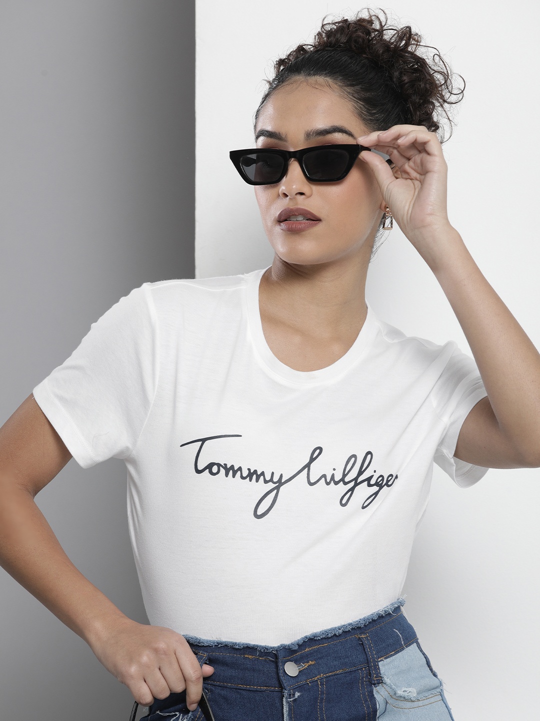 

Tommy Hilfiger Women White Brand Logo Printed Pure Cotton T-shirt