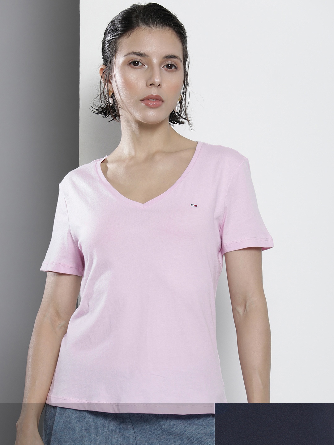 

Tommy Hilfiger Pack Of 2 Women Navy Blue & Pink V-Neck Pure Cotton Slim Fit T-shirt