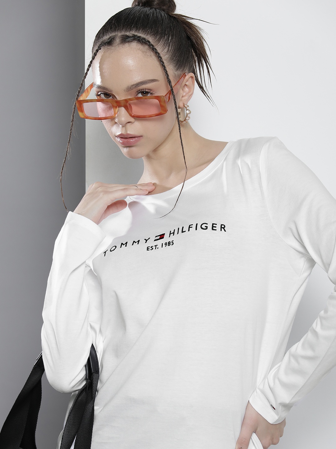 

Tommy Hilfiger Women White Pure Cotton T-shirt with Embroidered Detail