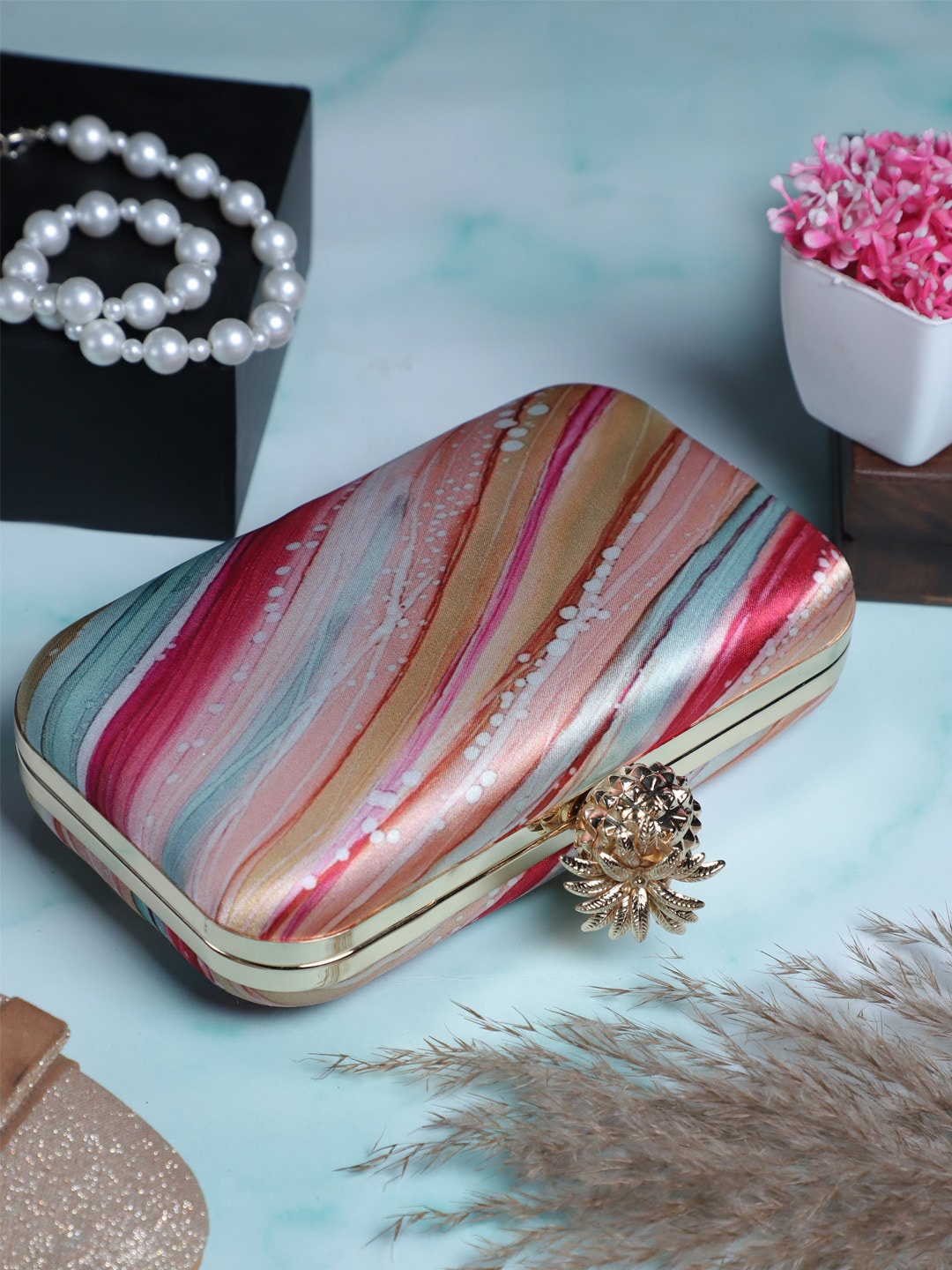 

Swisni Pink & Gold-Toned Printed Purse Clutch
