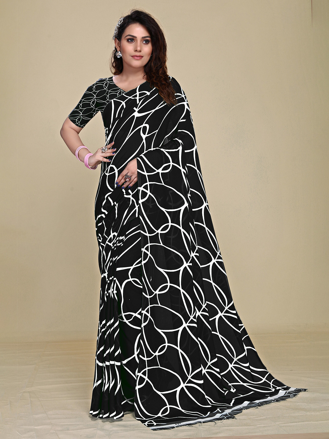 

MS RETAIL Women Black & White Pure Georgette Block Print Saree