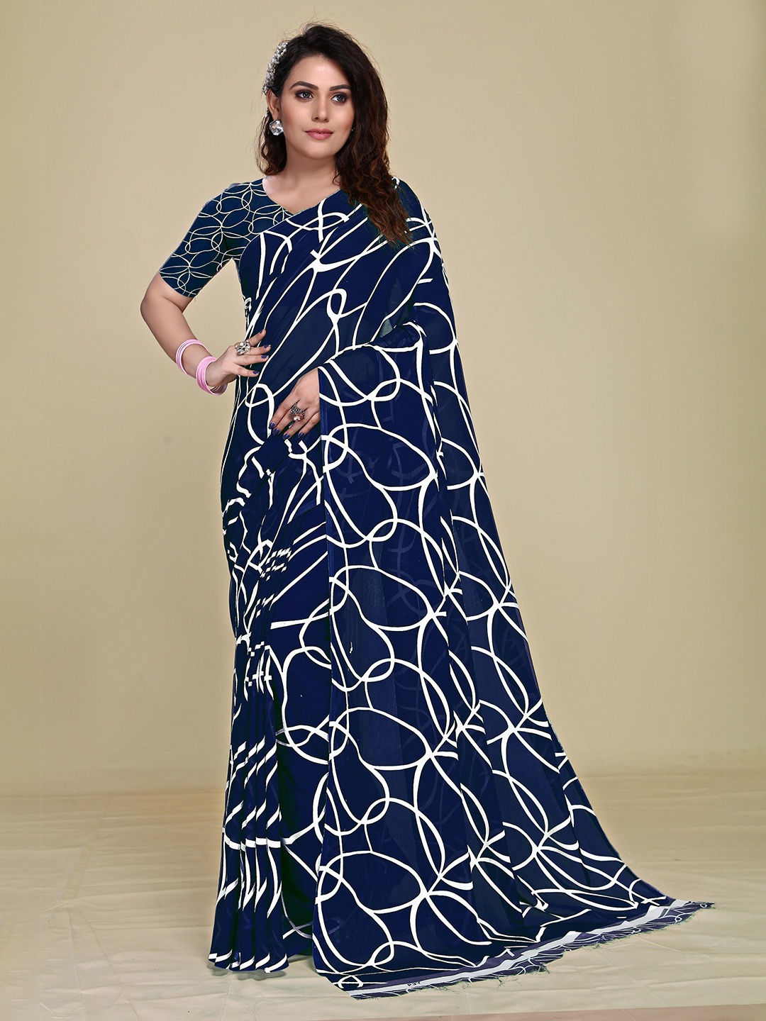 

MS RETAIL Navy Blue & White Pure Georgette Block Print Saree With Blouse Piece