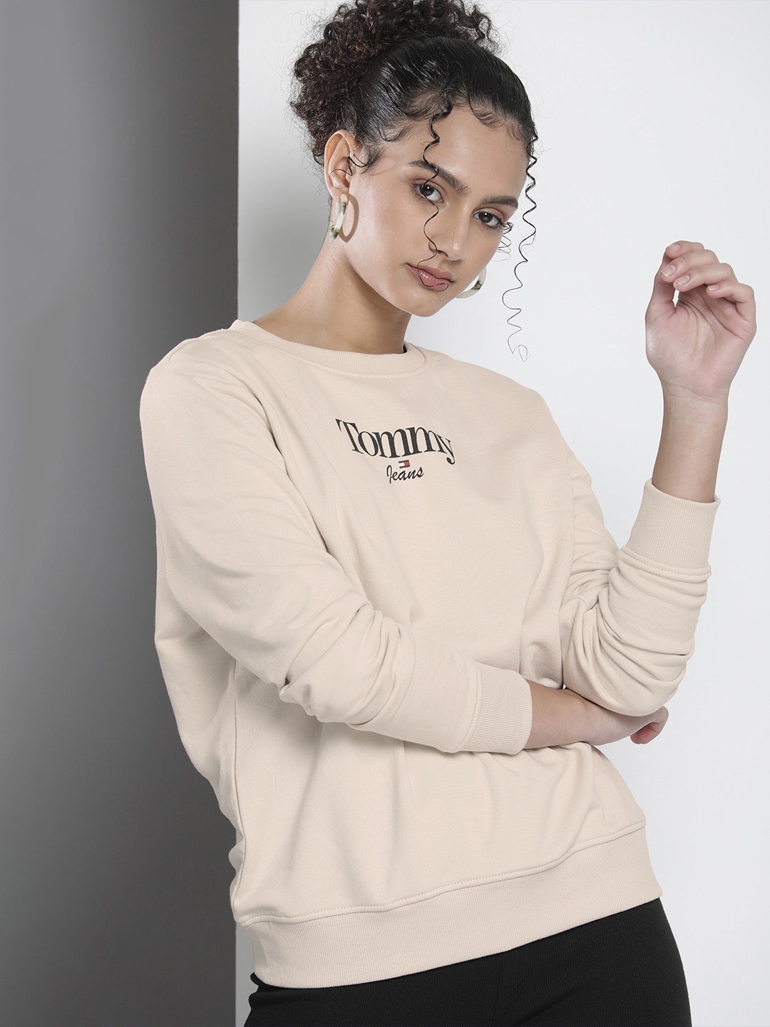 

Tommy Hilfiger Women Beige Brand Logo Printed Pullover Sweatshirt