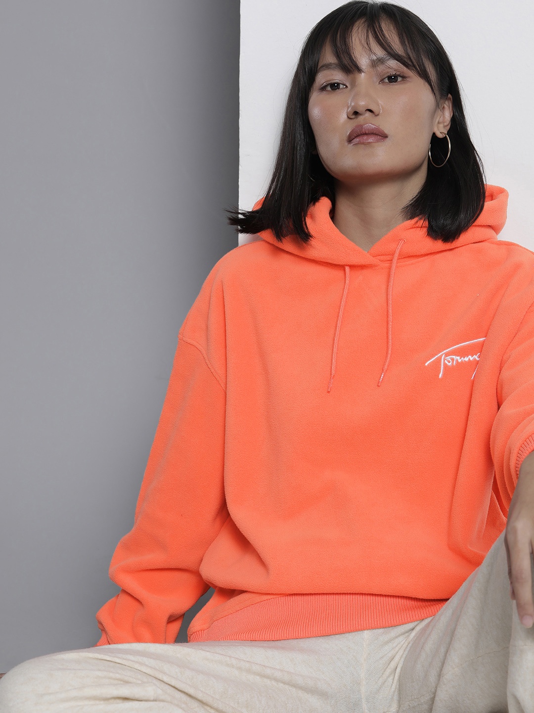 

Tommy Hilfiger Women Orange Oversized Drop Shoulder Hooded Sweatshirt