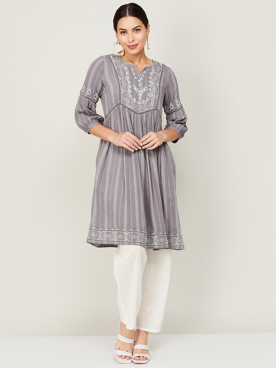 

Colour Me by Melange Grey & White Sweetheart Neck Printed Tunic