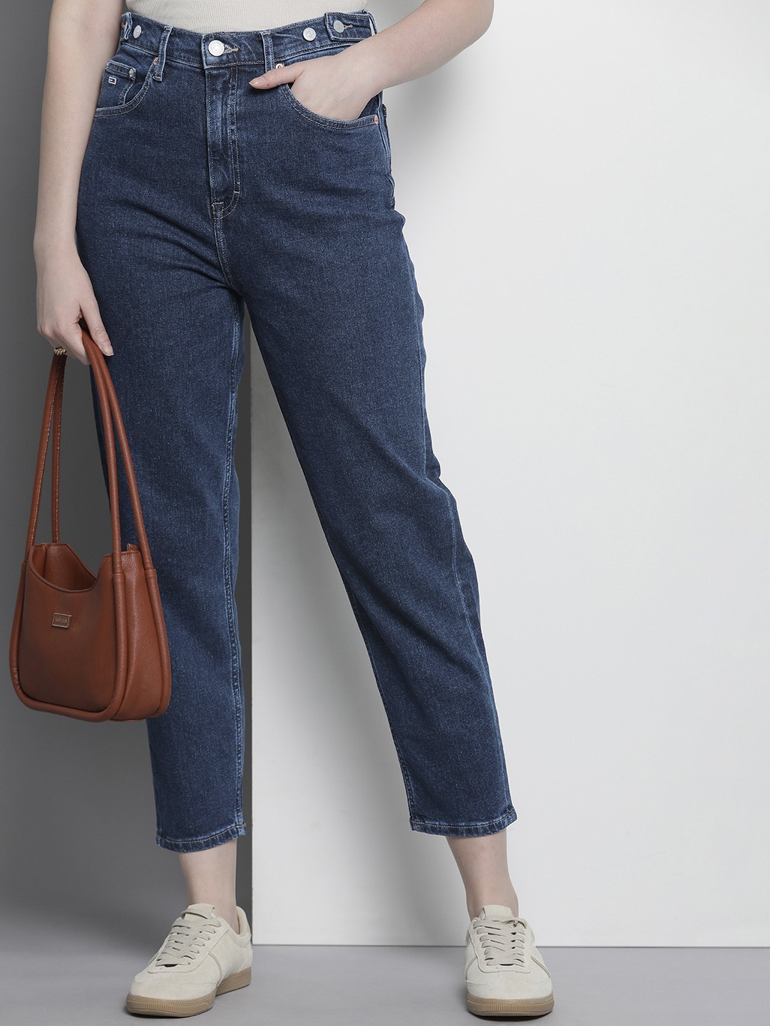 

Tommy Hilfiger Women Mom Skinny Fit High-Rise Light Fade Stretchable Jeans, Blue