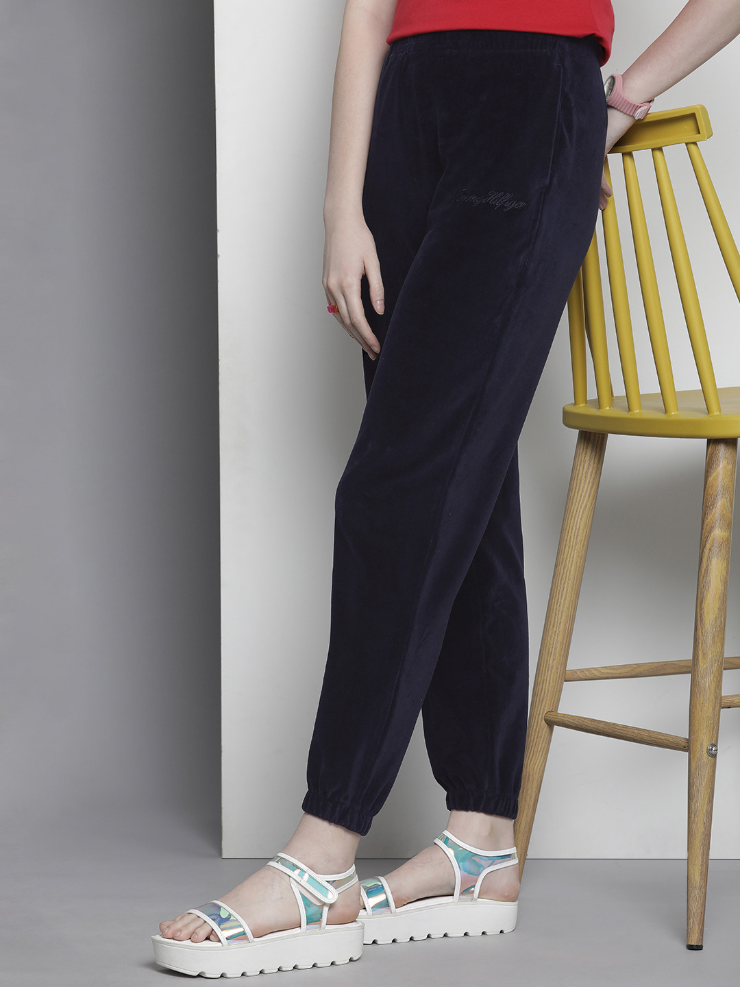 

Tommy Hilfiger Women Mid Rise Velvet Joggers, Navy blue